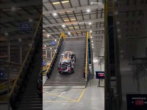 Yangwang U8 in camouflage climbing