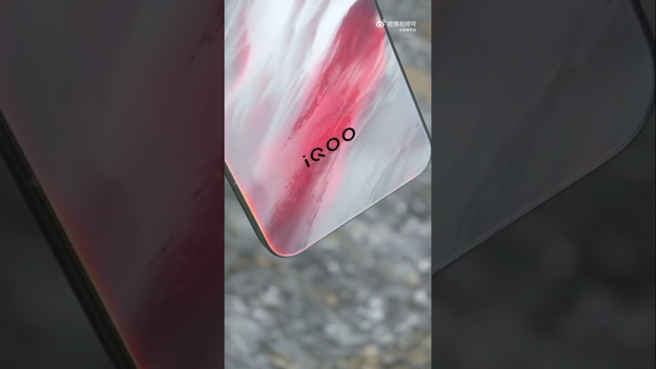 iQOO 15 Hands-on - The Colors Changes in unique way