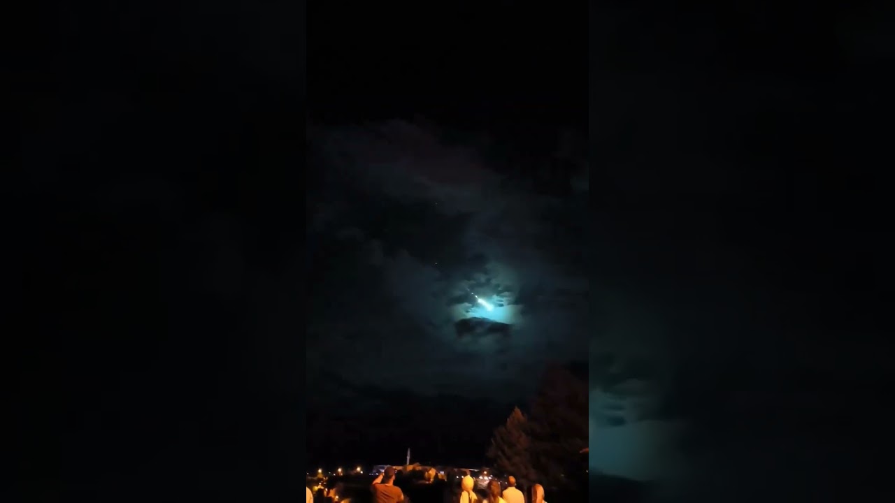 🇹🇷 В Стамбуле было зафиксировано падение метеорита | #короткоевидео