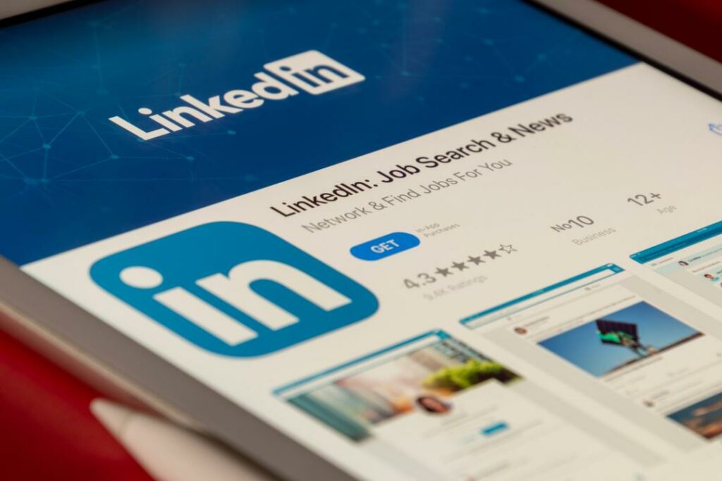 LinkedIn встал на налоговый учет в Узбекистане