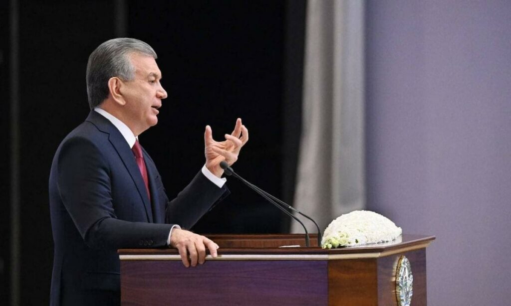 С 1 октября в Узбекистане отменят лицензирование МКО