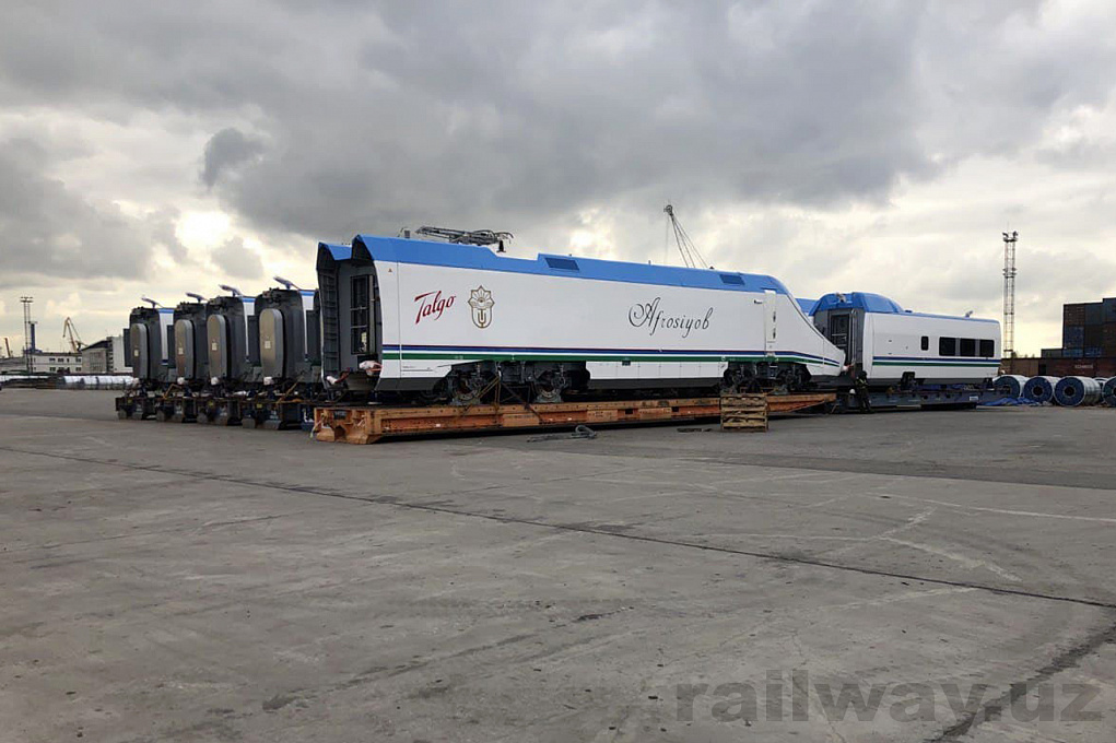 В Узбекистан доставят еще один скоростной поезд Talgo