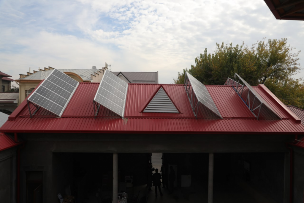 Узбекистанец запустил дома СЭС и начал продавать электричество