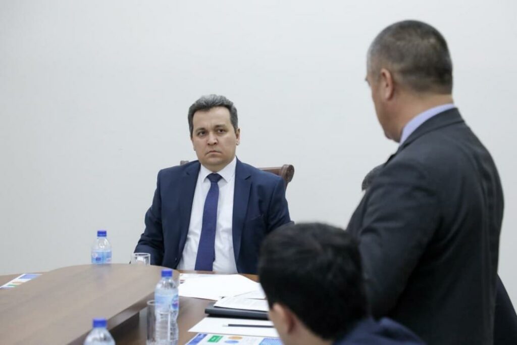 Глава Минифокома призвал упростить процедуру регистрации IMEI