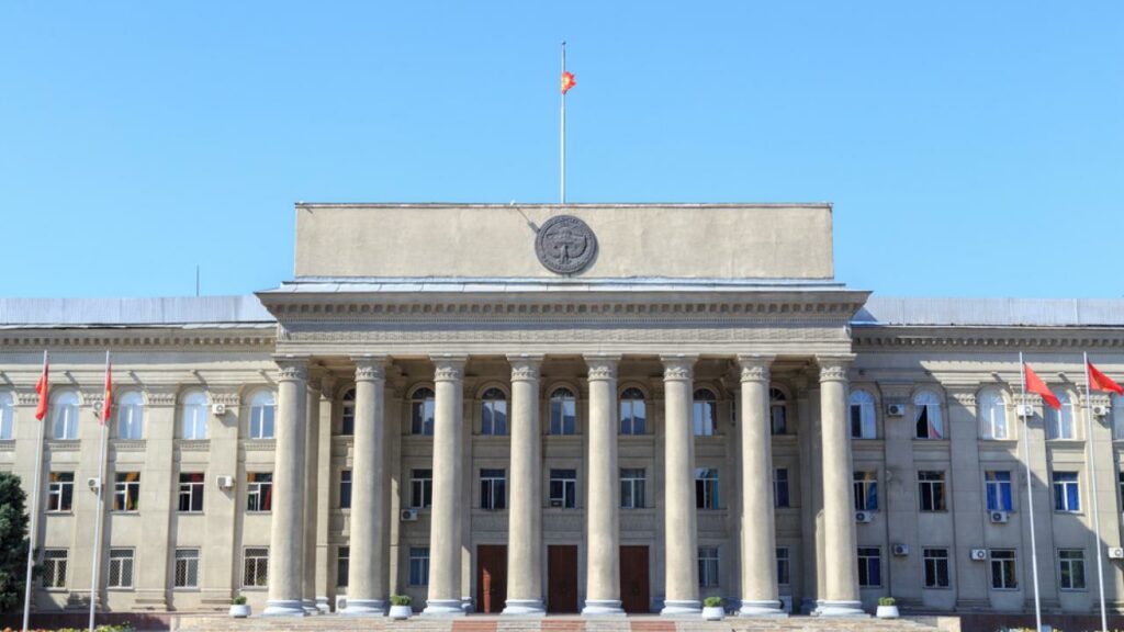 Президент Кыргызстана заявил о готовящемся вооруженном перевороте в стране