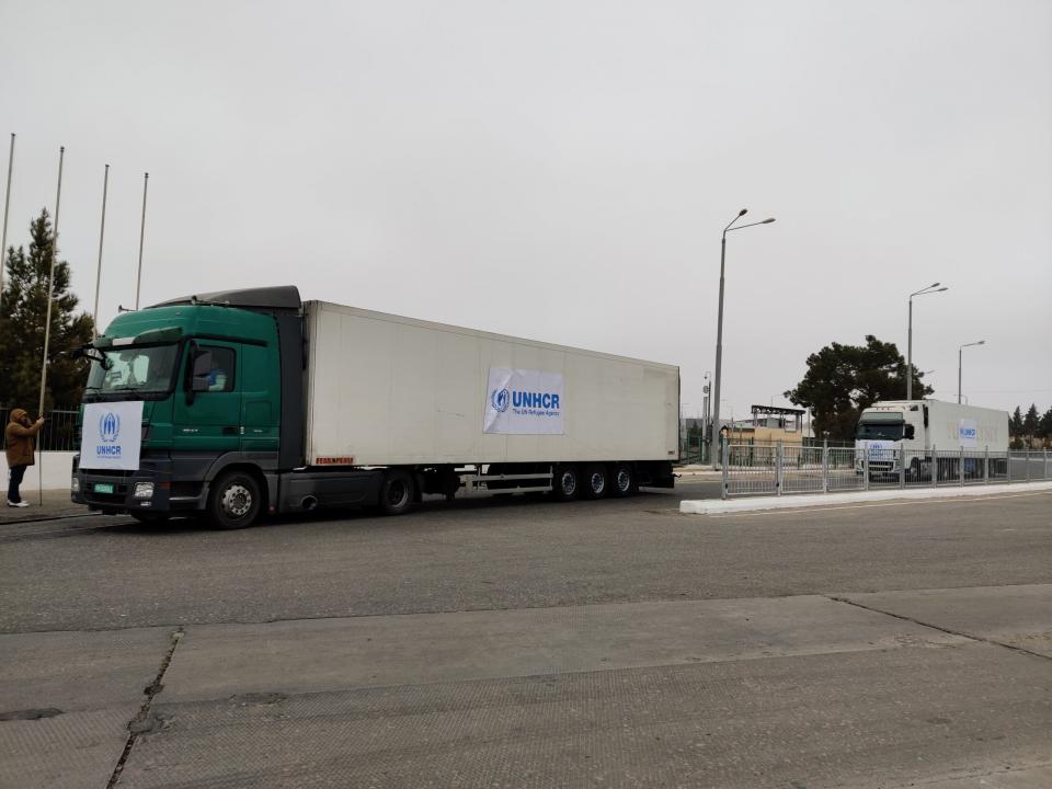 Агентство ООН по делам беженцев отправило помощь Афганистану из Термеза