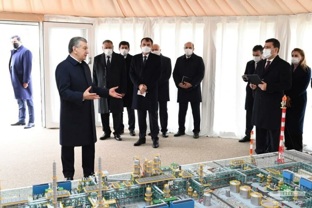 Шавкат Мирзиеёв запустил завод Uzbekistan GTL