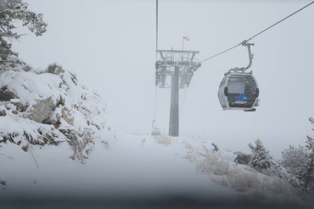 На горнолыжном курорте Amirsoy запущена ещё одна канатная дорога