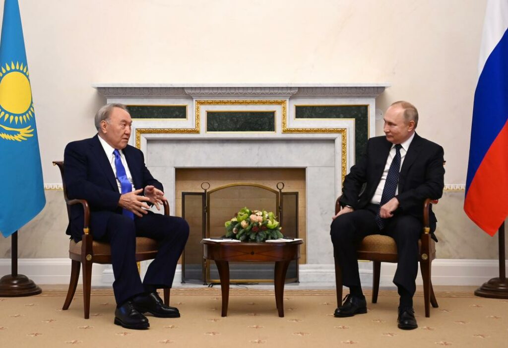 Нурсултан Назарбаев заявил о необходимости расширения ЕАЭС