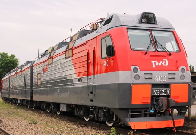 Узбекистан закупает еще пять российских электровозов