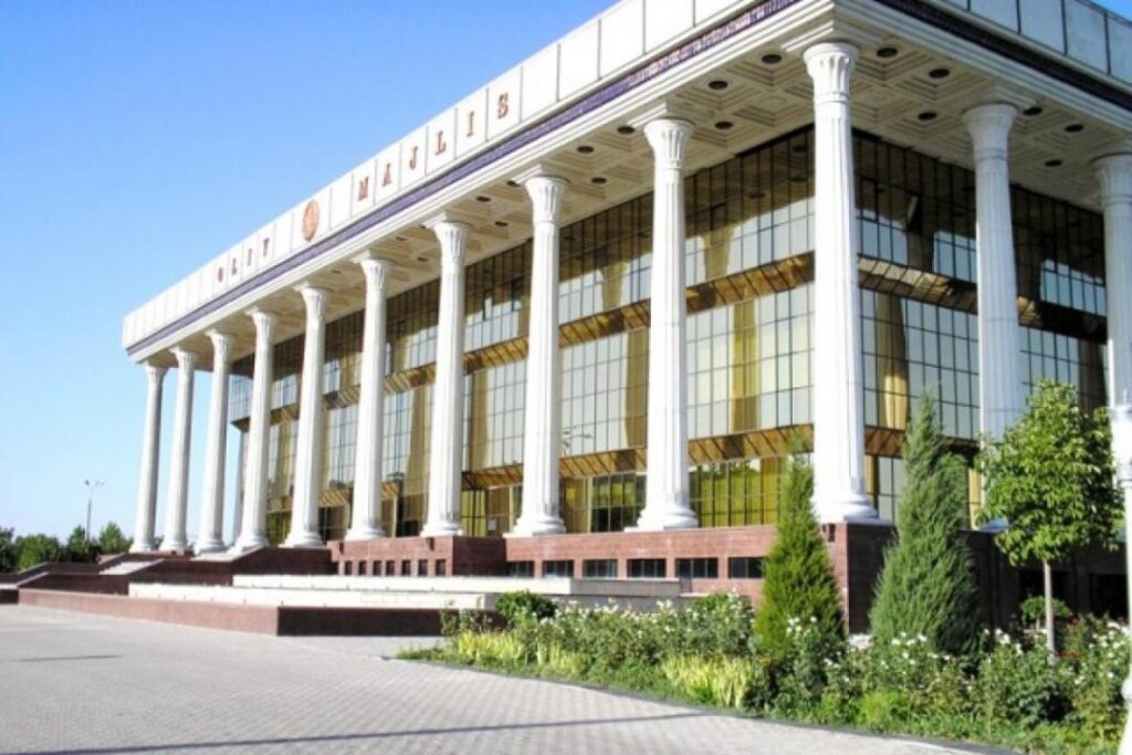 Узбекистанские парламентарии посчитали невыполненные госпрограммы