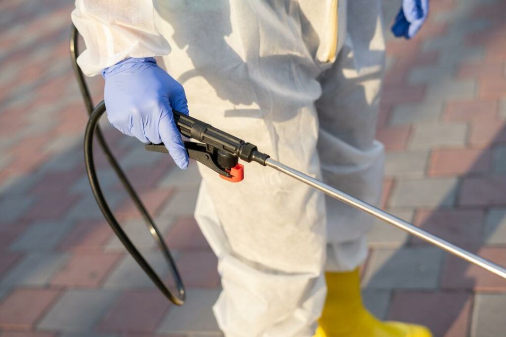 В Узбекистане ежедневно дезинфицируют 700 тысяч квадратных метров