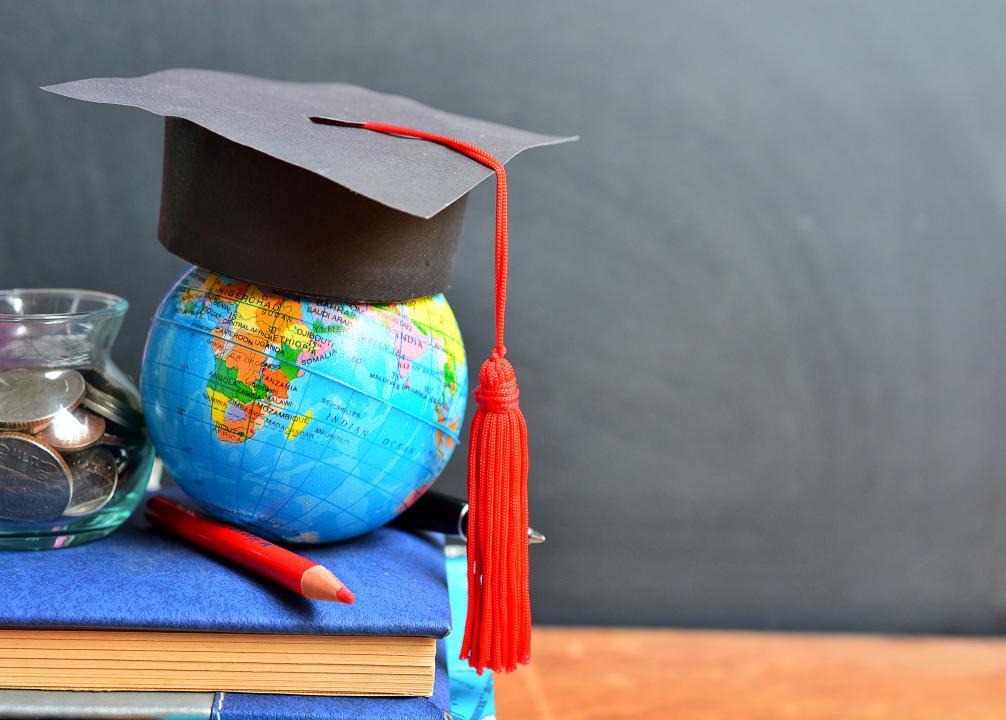 Узбекских студентов начнут отправлять на работу в бедные села