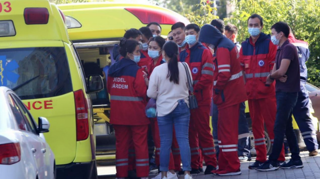 Токаев поручил продлить карантин в Казахстане
