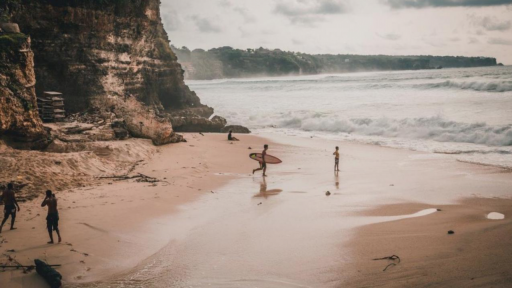 Бали не пустит туристов до конца года