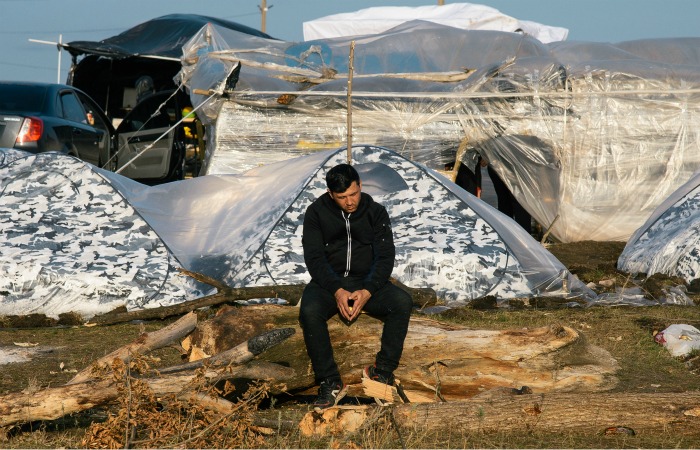 В Самарской области начали разбирать палаточный лагерь мигрантов