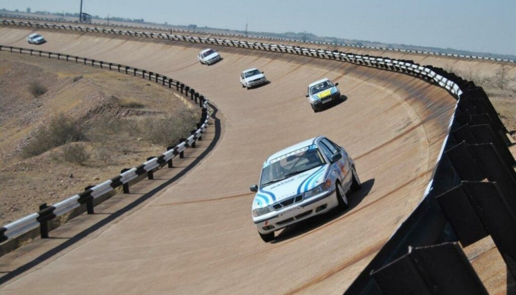 В Узбекистане построят автополигон