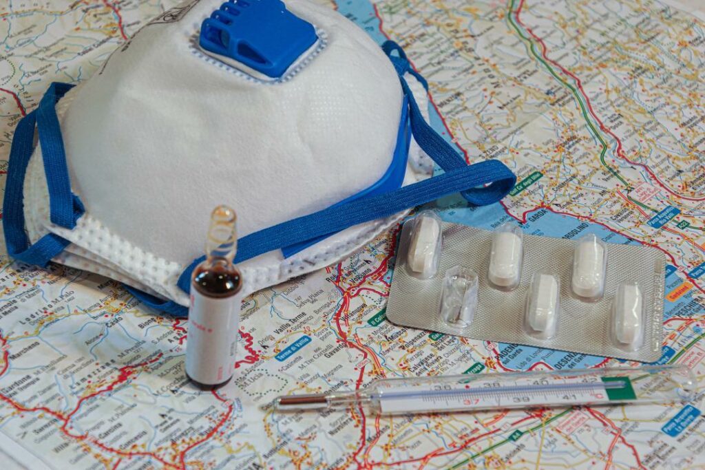 Европа возвратилась к жесткому карантину из-за второй волны COVID