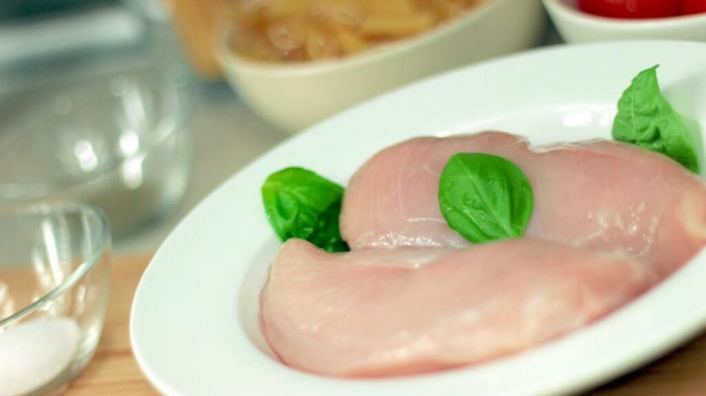 Сингапур первым в мире начал продажу искусственного мяса