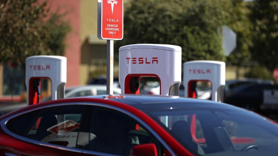 Акции Tesla подскочили до рекордного уровня