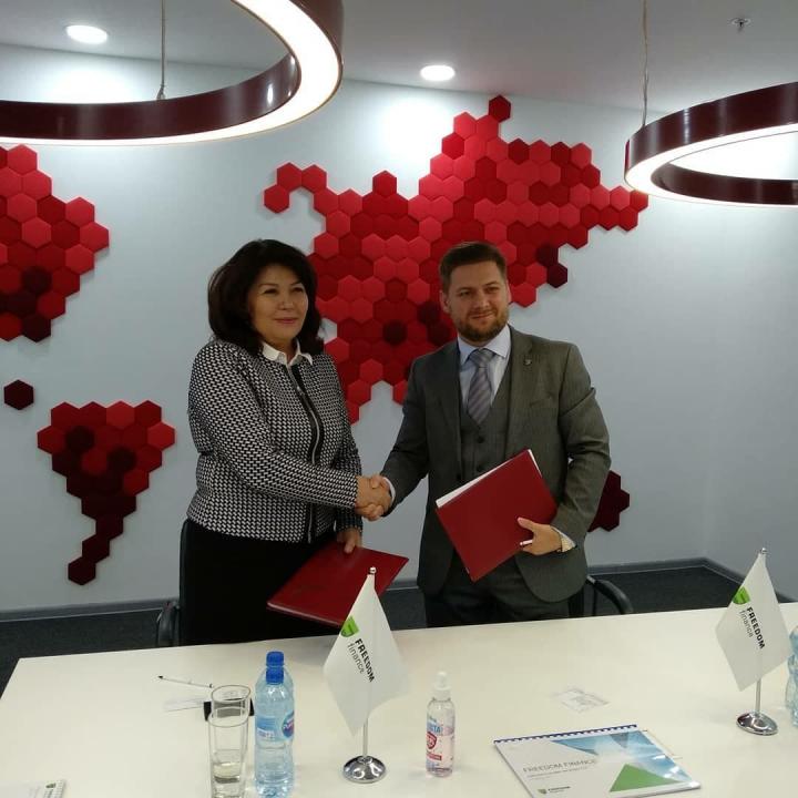 Freedom Finance и Ассоциация деловых женщин подписали меморандум