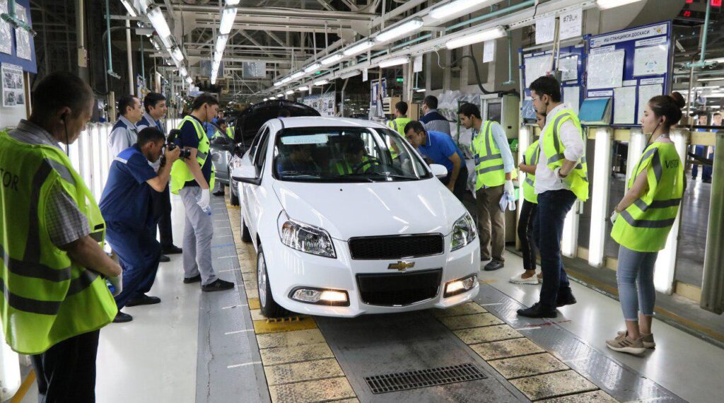 В Узбекистане снизилось производство легковых автомобилей