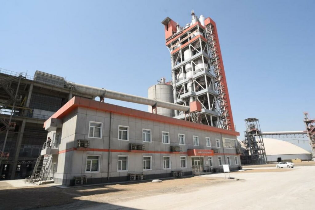 «Ахангаранцемент» продан за полтриллиона сумов