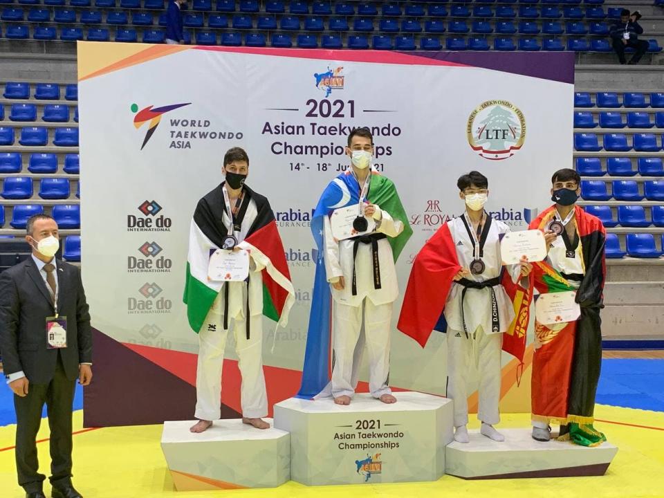 Сборная Узбекистана по тхэквондо завоевала 10 медалей на Чемпионате Азии