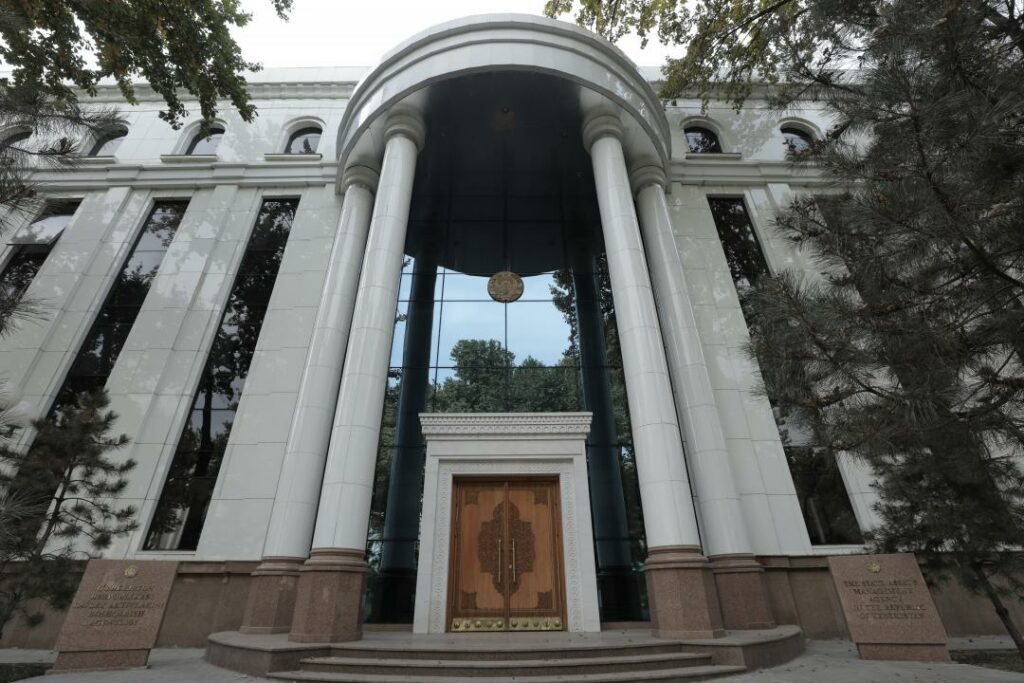 Государство продает около 100 участков для многоэтажной застройки