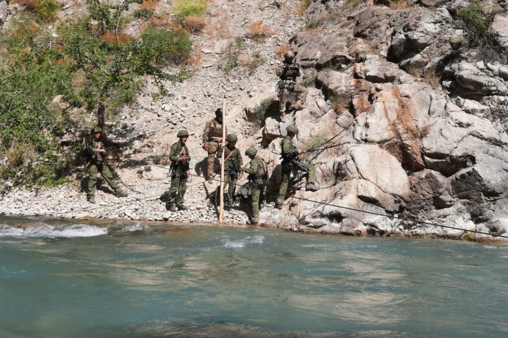 Солдаты российского спецназа прошли курс горной подготовки в Узбекистане