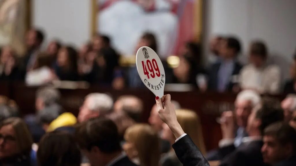 Как развивались отношения аукционных домов с русским искусством