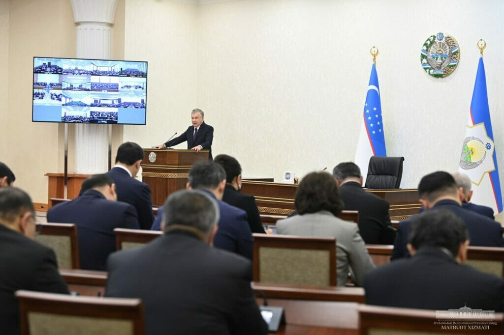 Президент Узбекистана Шавкат Мирзиёев уволил хокима Ташкента Джахонгира Артыкходжаева за плохую подготовку к зиме