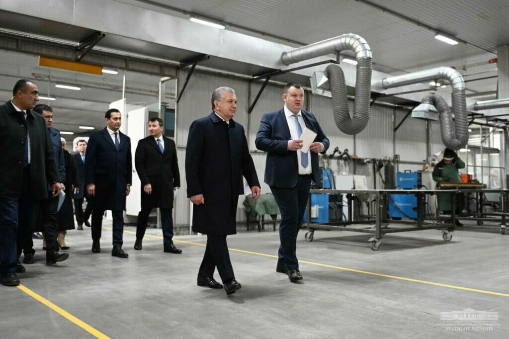 Мирзиёев поручил увеличить выпуск трансформаторов