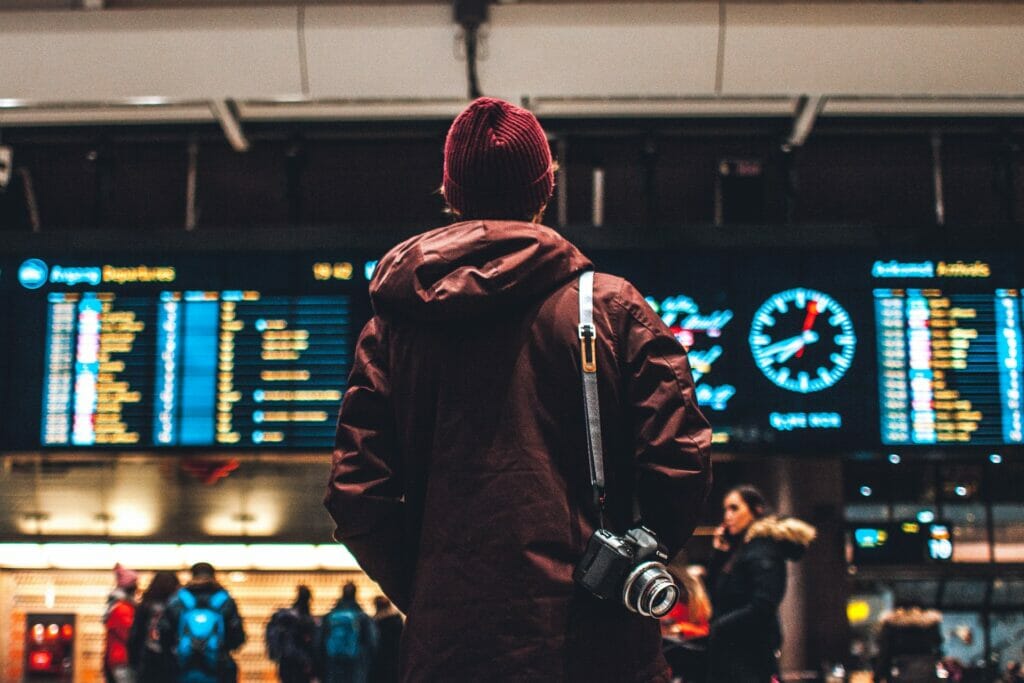 Rossiya migrantlarning qisqa muddat ishlash shartlarini qiyinlashtirdi