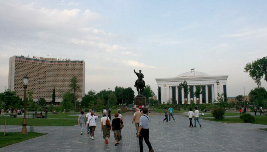 Волонтеры обеспечат безопасность туристам в Ташкенте