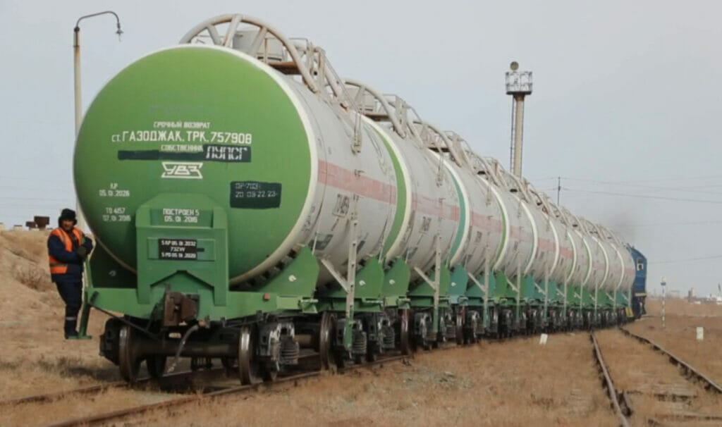 В Каракалпакстан привезли бесплатный туркменский газ