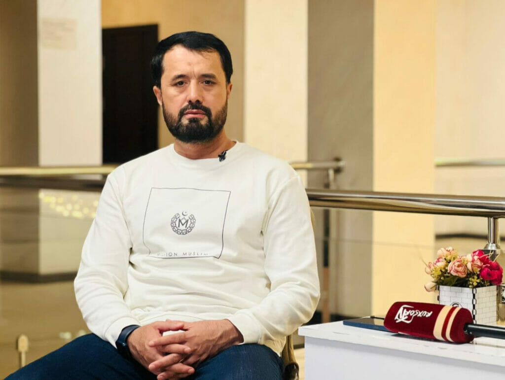 Религиозного блогера Аброра Мухтора Алий оштрафовали