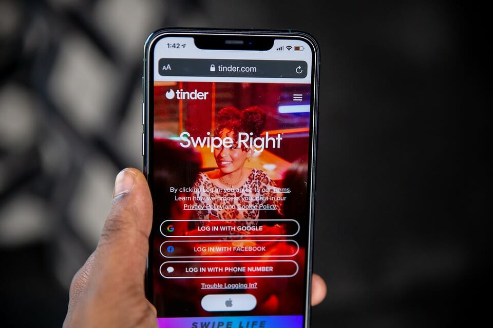 Tinder подвел разработчиков