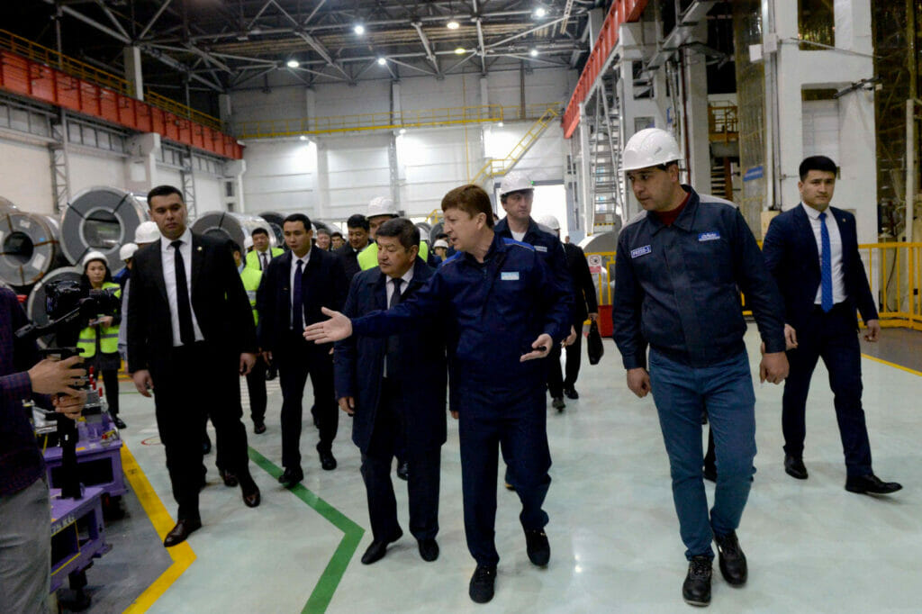 Глава Кабмина КР высказался за расширение сотрудничества с UzAuto Motors