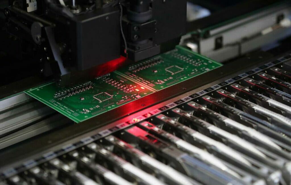 Нидерланды отказались поставлять полупроводники в Китай