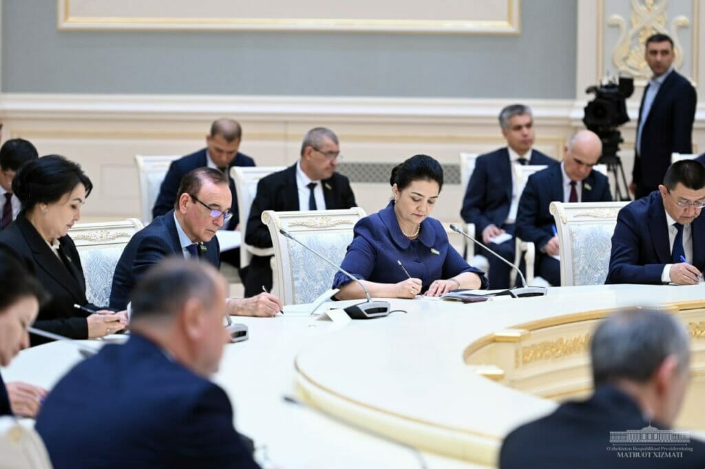 Более 200 тыс. народных предложений по поправкам в Конституцию поступило депутатам