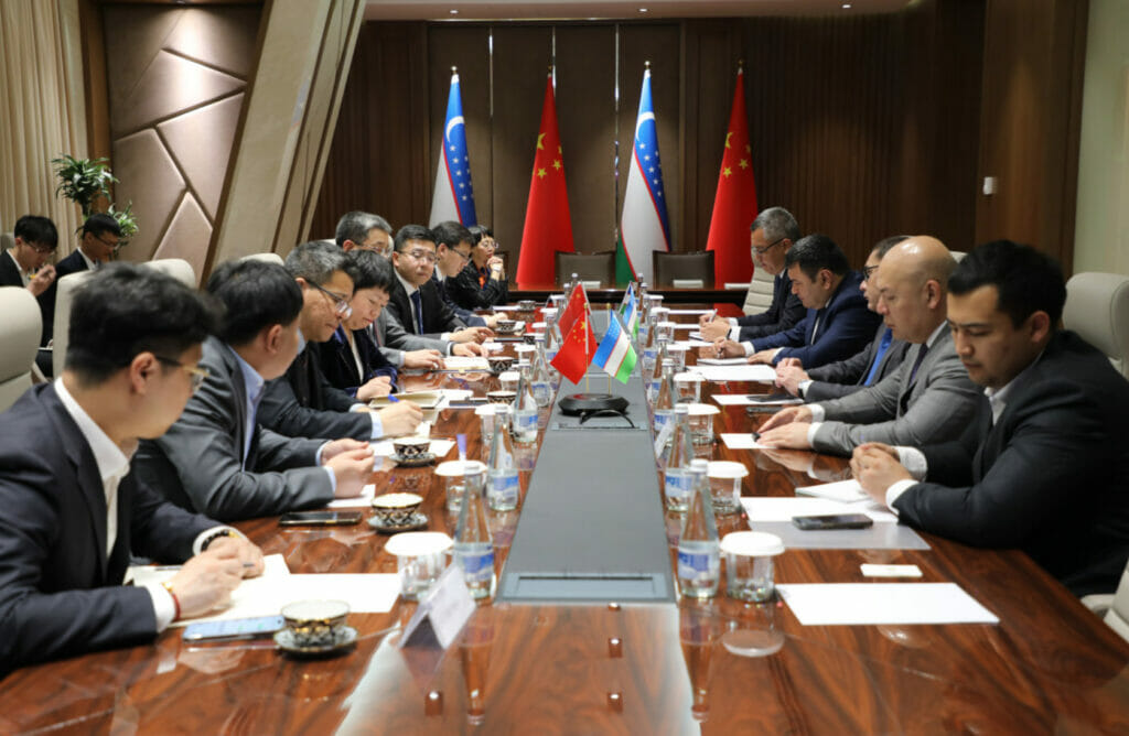 Три китайские компании помогут построить ветряные электростанции в Джизаке