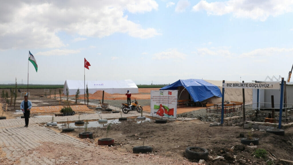 В зоне бедствия в Турции установят 100 модульных конструкций из Узбекистана