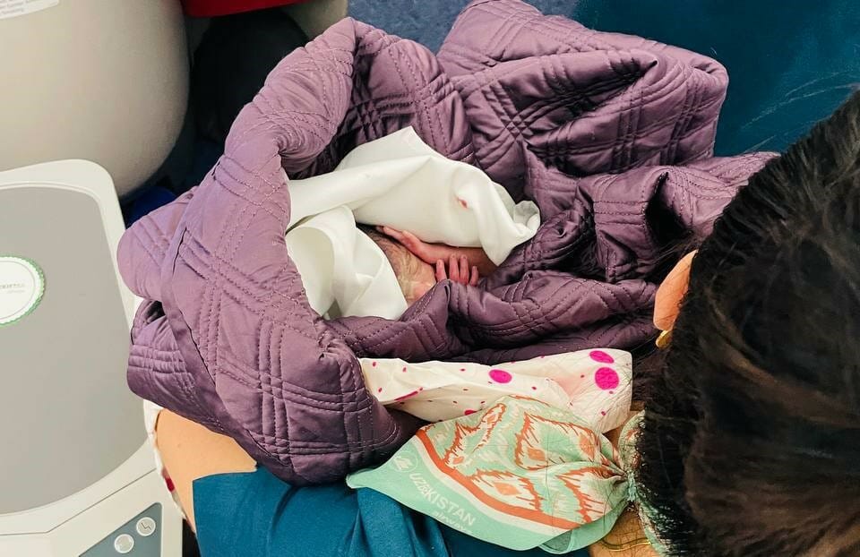 UzAirways bortida o‘g‘il chaqaloq tug‘ildi