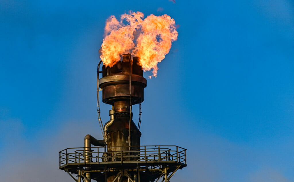 Bloomberg: Россия придумывает новые способы сбыть нефть в обход санкций
