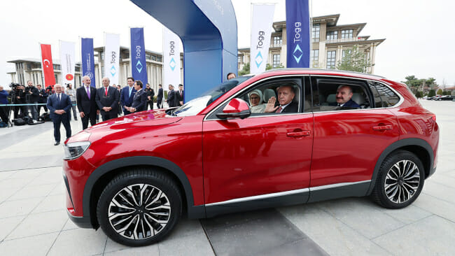 Erdo‘g‘an Mirziyoyevga turk elektromobilini sovg‘a qiladi