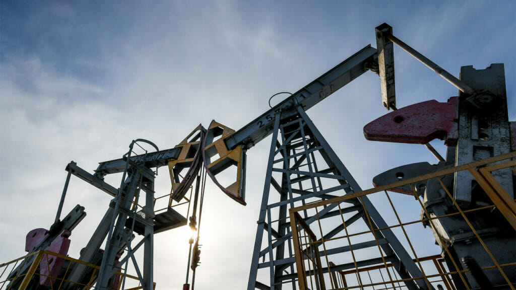 Саудовская Аравия активно помогает РФ обходить нефтяные санкции