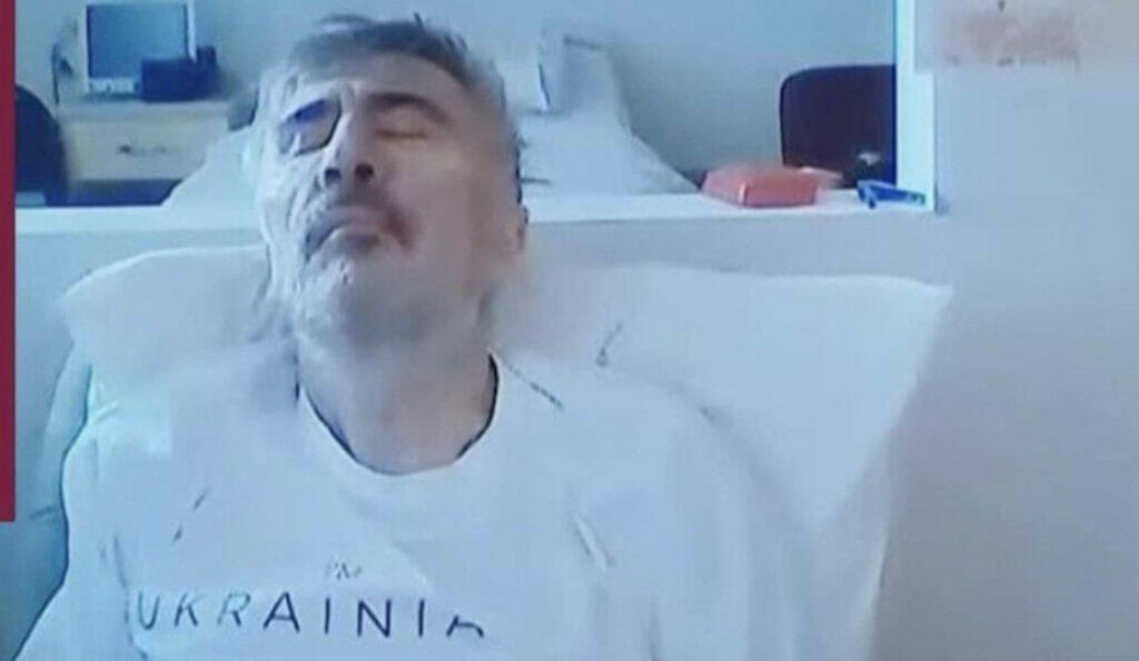 Саакашвили попросил международное сообщество спасти его от смерти