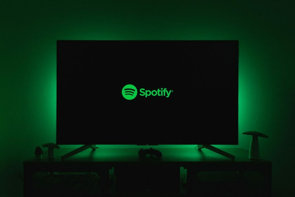 Spotify удалил десятки тысяч песен, написанных ИИ