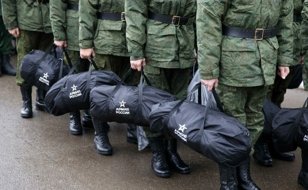 Депутат Госдумы работает над законом об отправке мигрантов на войну с Украиной